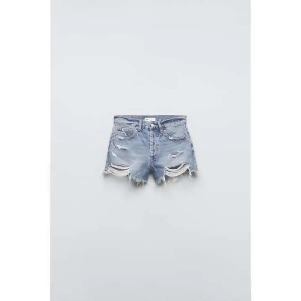 TRF MID RISE DENIM SHORTS - Picture 2 of 4